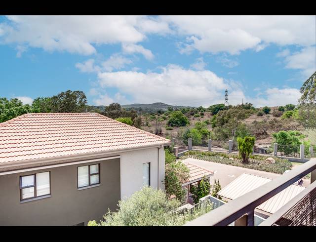 1 BEDROOM APARTMENT FOR SALE IN LONEHILL